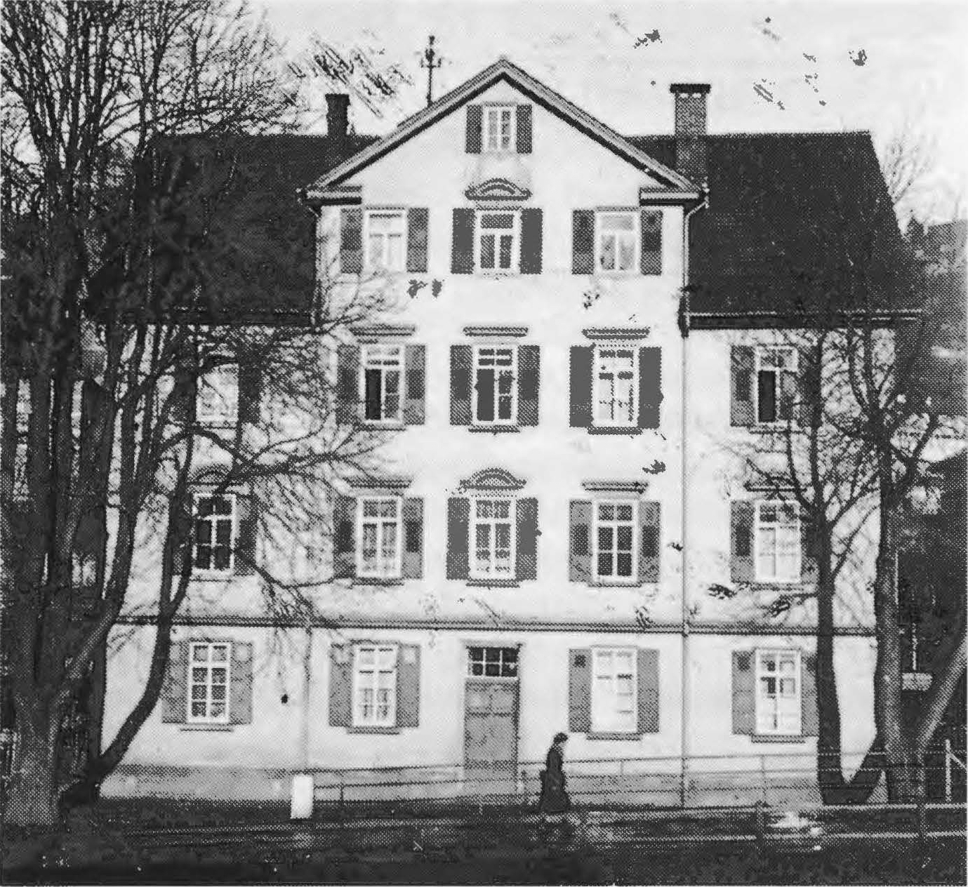 Das am Neckarufer gelgene Wohnhaus der Vorsängerfamilie Wochenmark in der Wöhrdstr 23 war Treffpunkt für jüdisches Leben. Heute steht da das Neckarparkhaus.